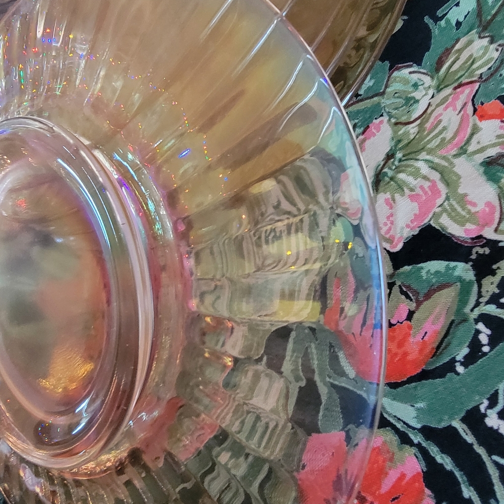 🍑 6 Vintage Iridescent Pressed Glass Salad/Dessert Plates 🍰 EVC - Picture 12 of 13